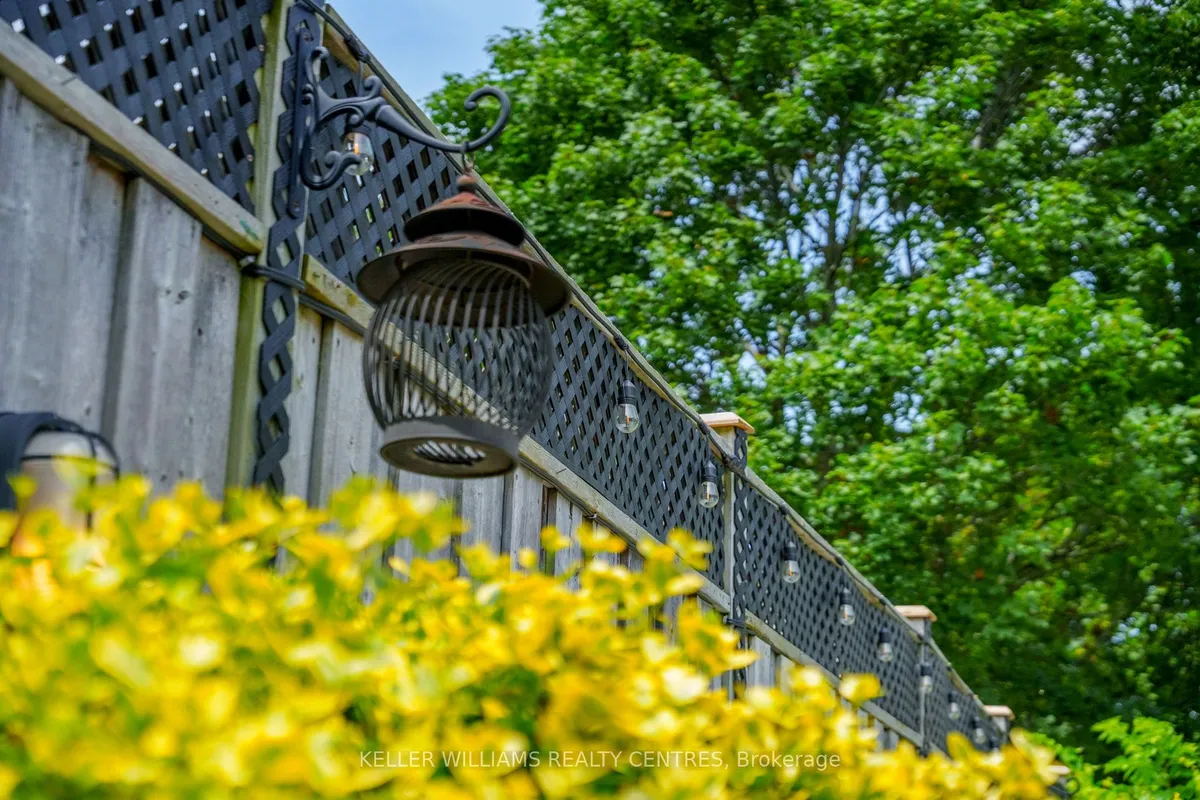 7 Mahogany Court, ON L4G 6M8