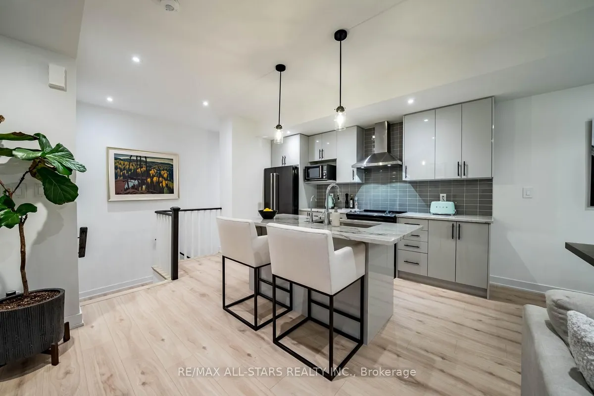 138 Covington Crescent, ON L4A 4W8