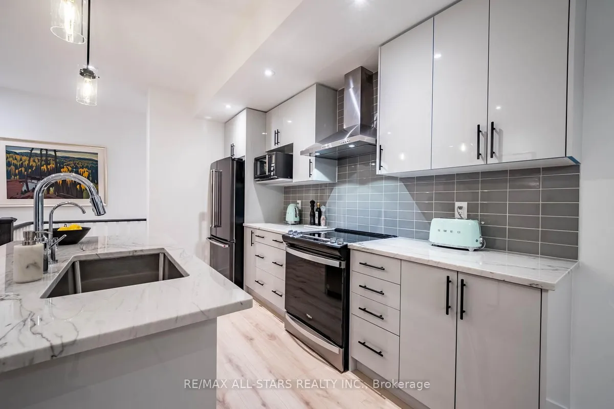 138 Covington Crescent, ON L4A 4W8