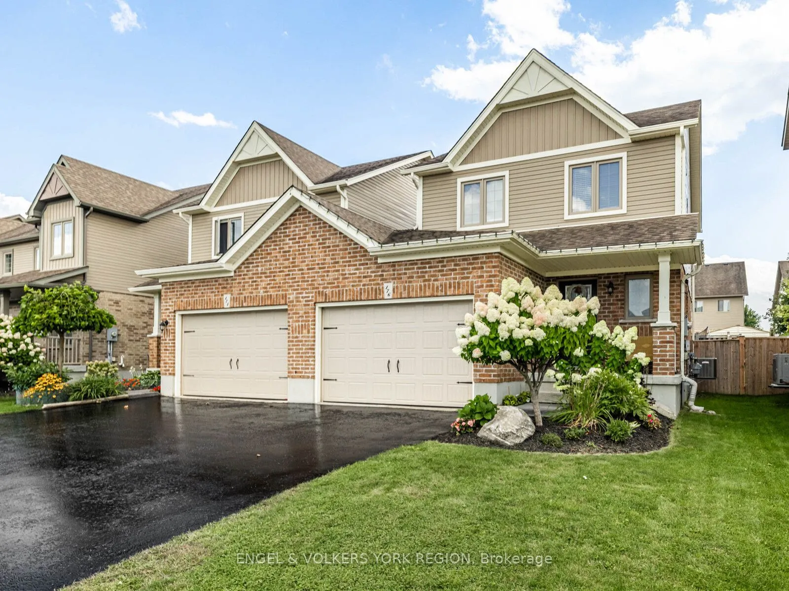 176 Banting Crescent, ON L3W 0P3