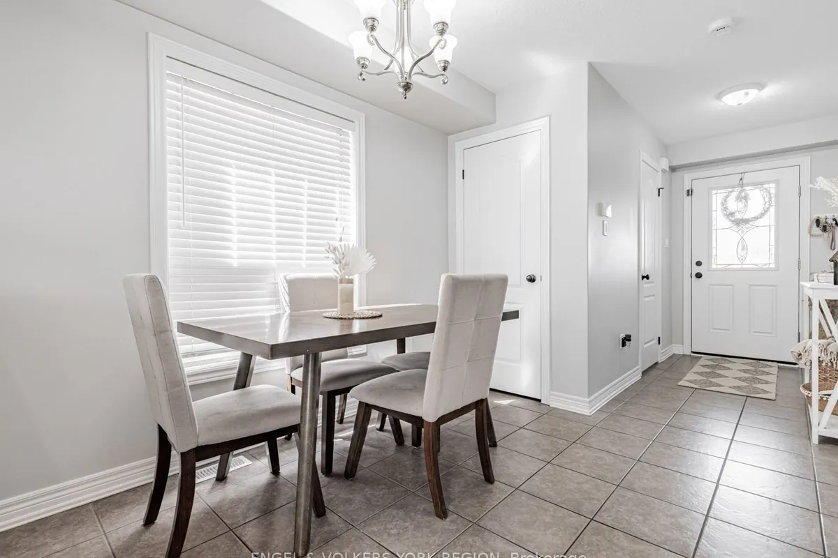 176 Banting Crescent, ON L3W 0P3