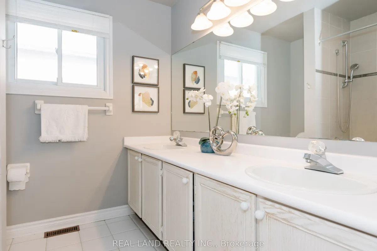 6 Mcgee Crescent, ON L4G 6L8