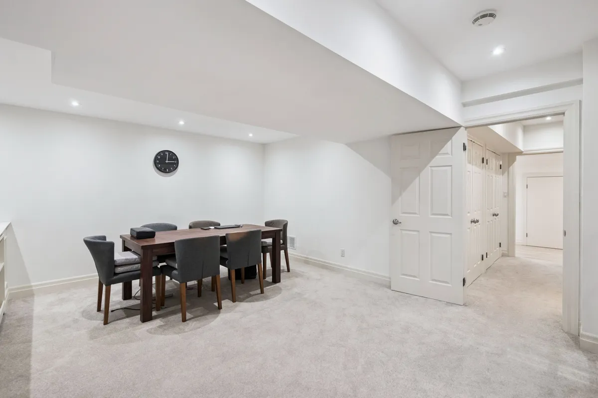 14 Village Squire Lane, ON L3T 1Z9