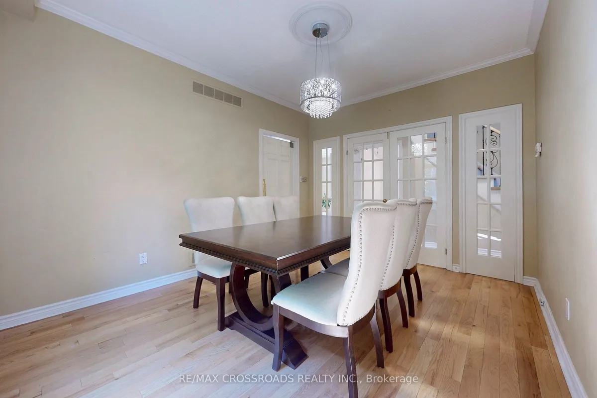 63 Baynards Lane, ON L4C 9B6