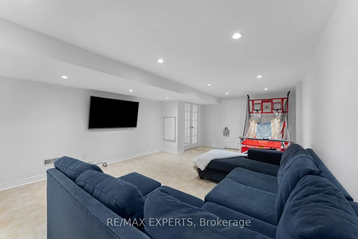 88 Arista Gate, ON L4L 9H7