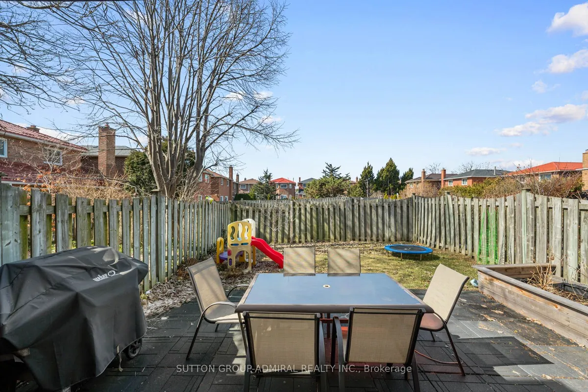 109 Whitney Place, ON L4J 6V6