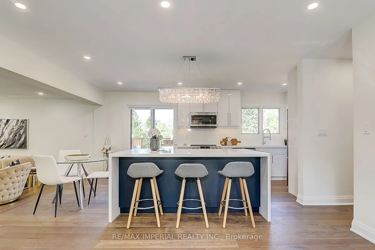 98 Belfry Drive, ON L3Y 3G1