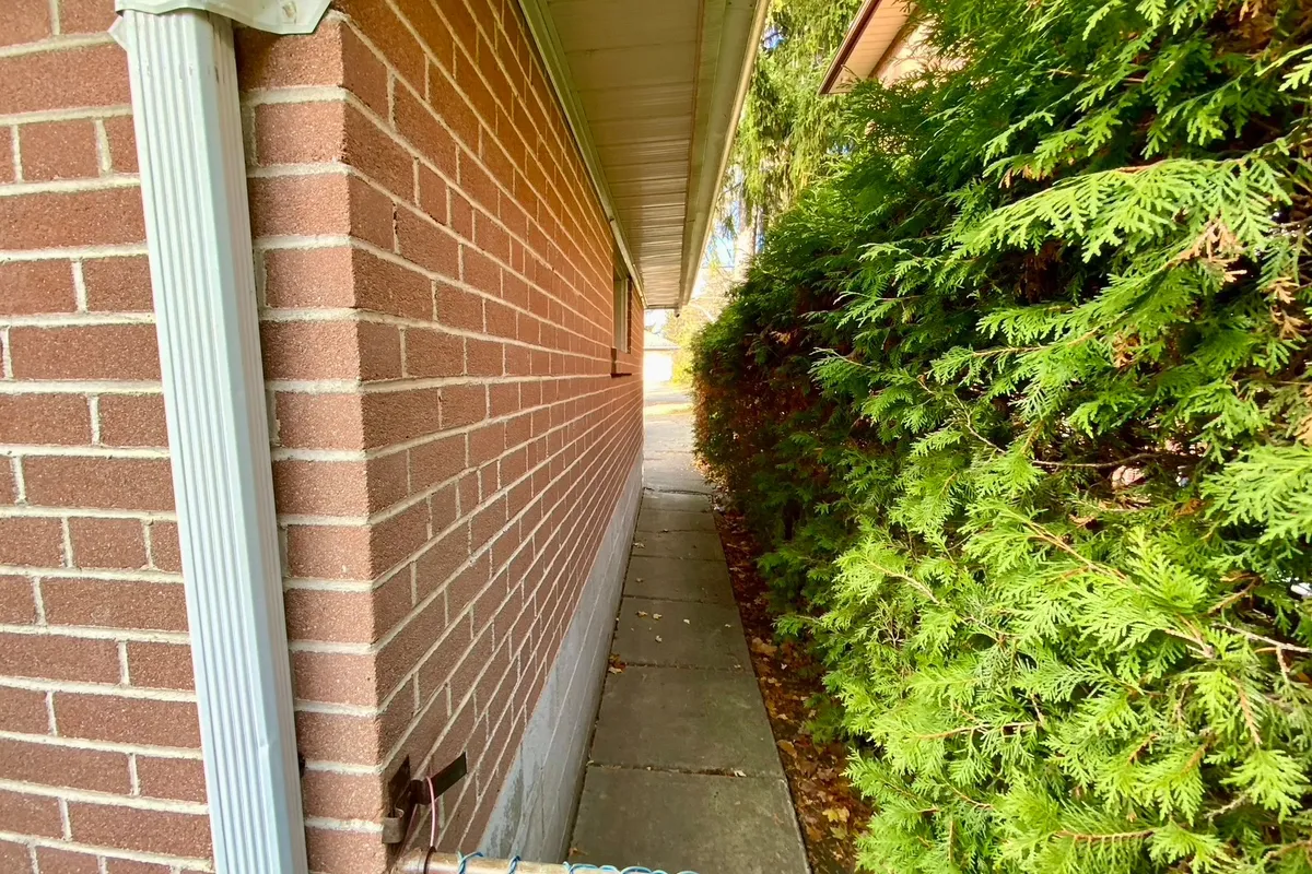 69 Edgar Avenue, ON L4C 6K2