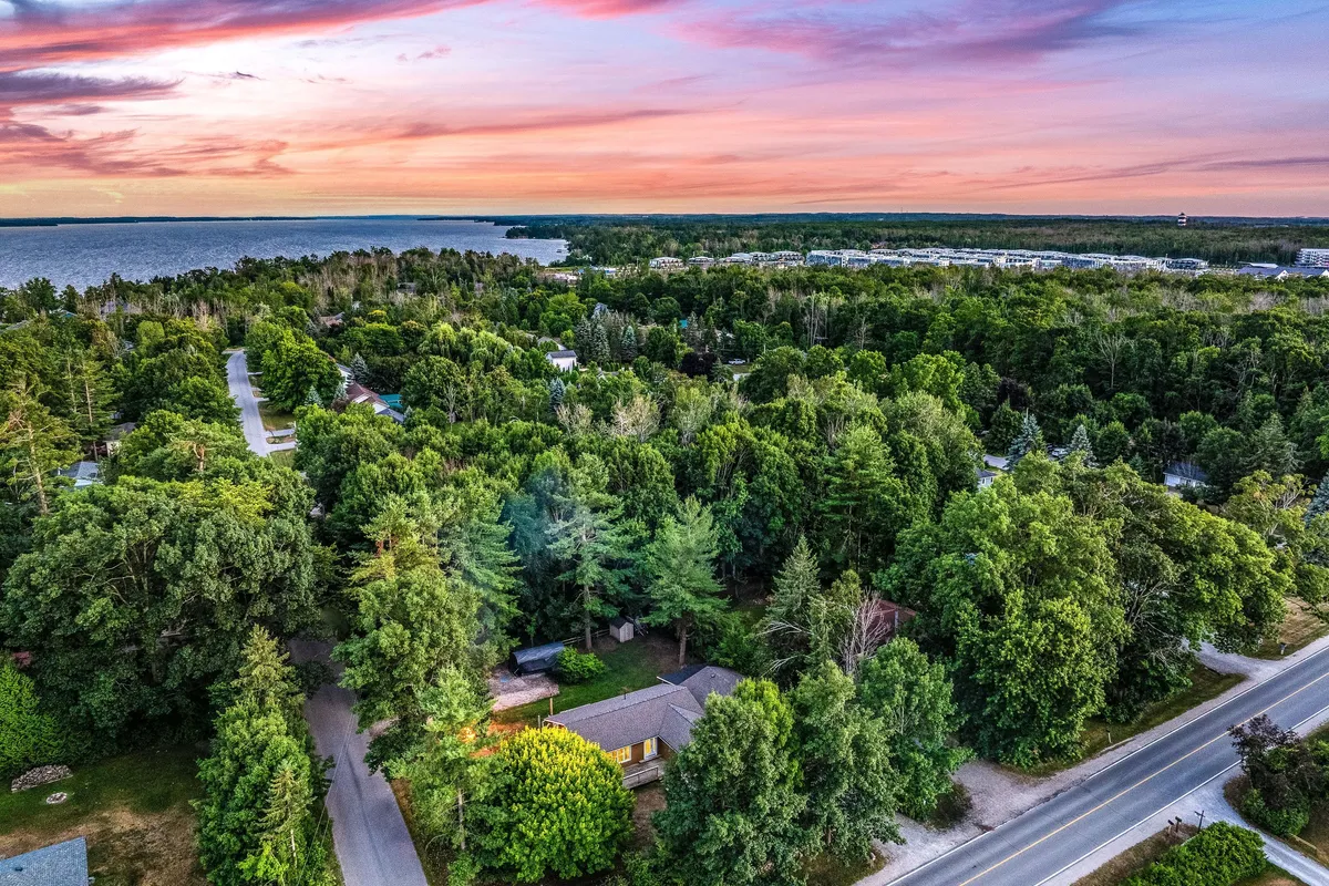 135 Big Bay Point Road, ON L9S 2N3