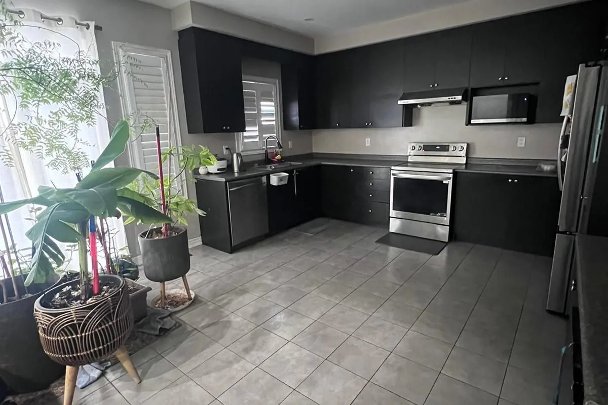 23 Durhamview Crescent, ON L4A 1H4