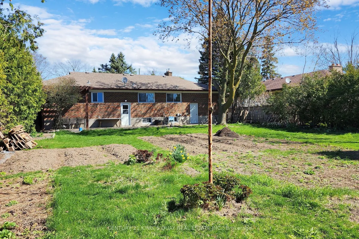 4 Honeybourne Crescent, ON L3P 1P3