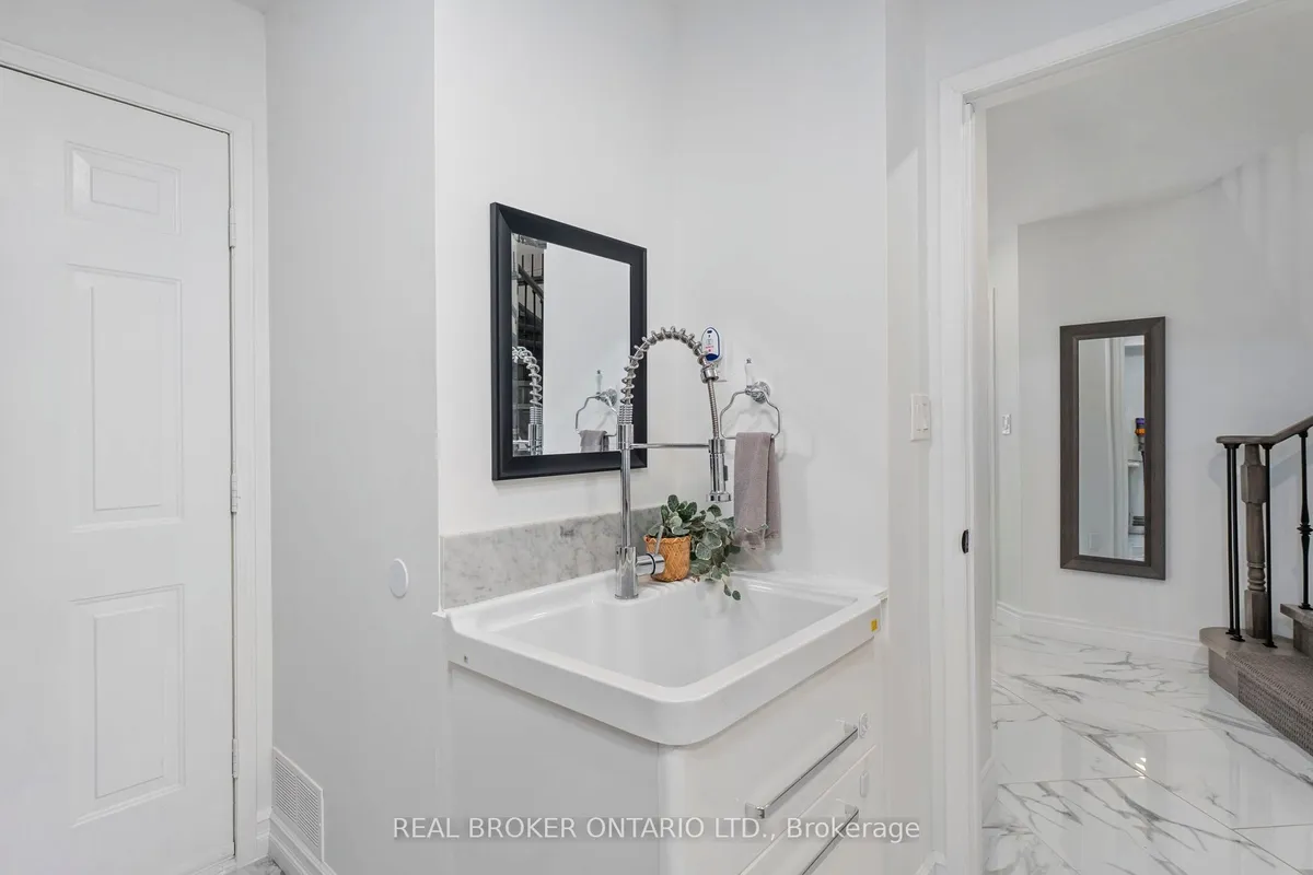 170 St Joan Of Arc Avenue, ON L6A 3B8