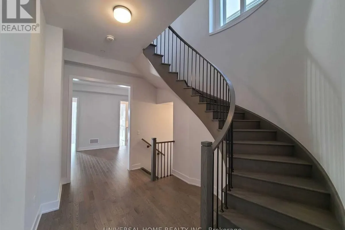 152 Sikura Circle, ON L4G 3Z1