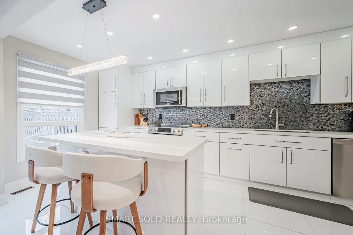 60 Steepleview Crescent, ON L4C 9R3