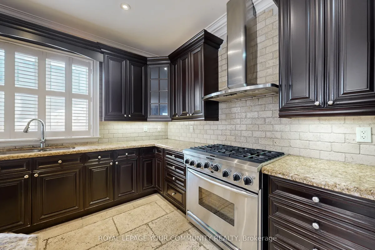 83 Hunt Avenue, ON L4C 4H1