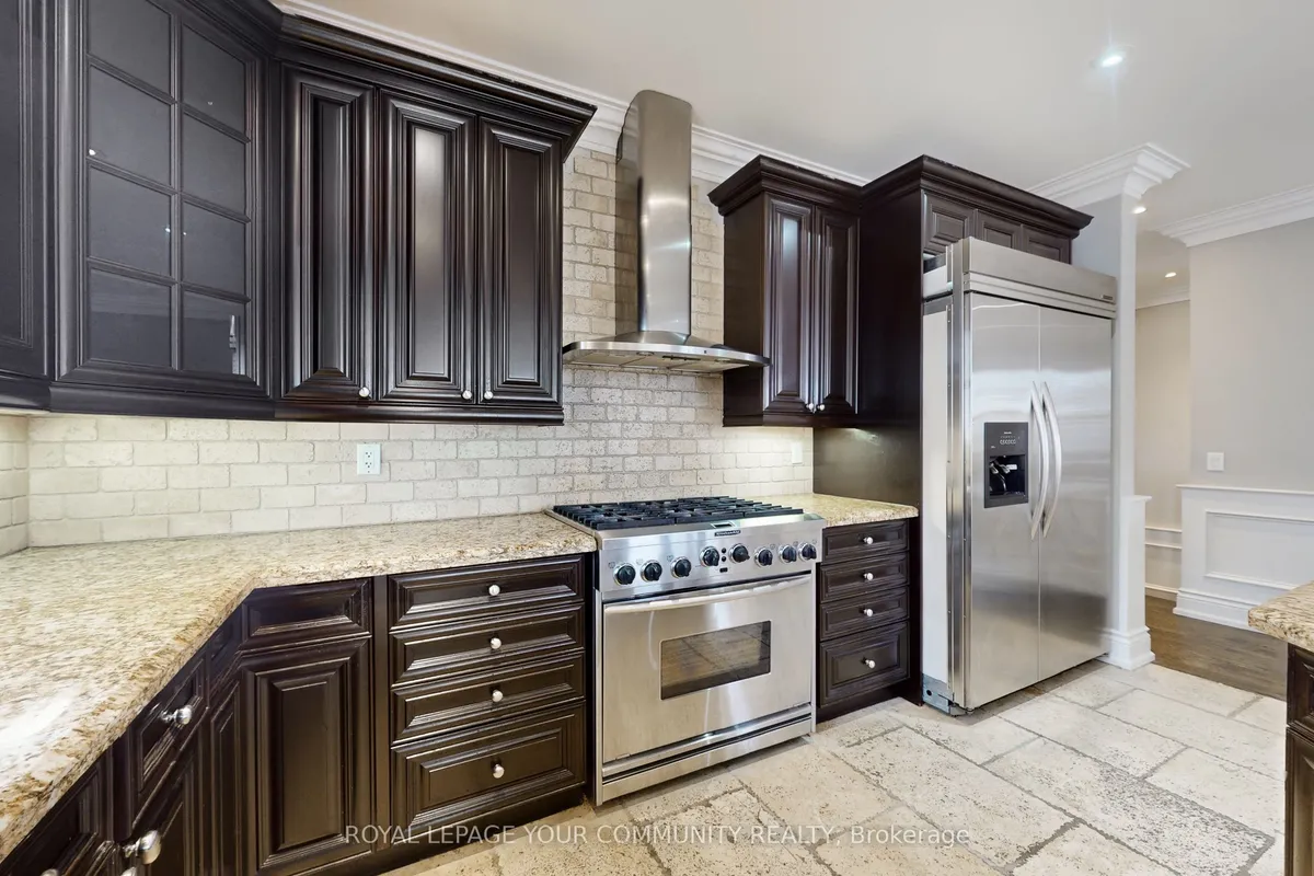 83 Hunt Avenue, ON L4C 4H1