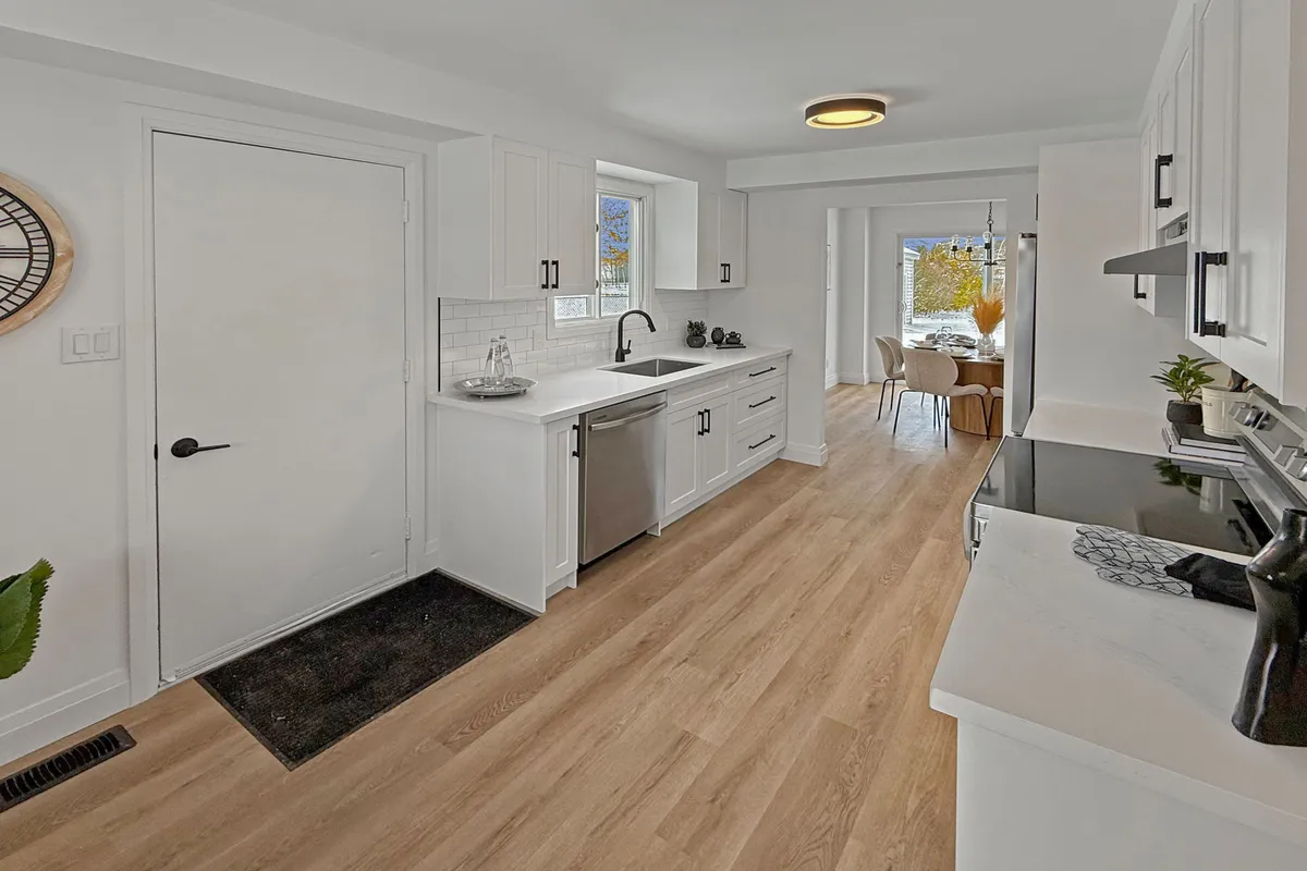 2260 Lynn Street, ON L9S 1E4