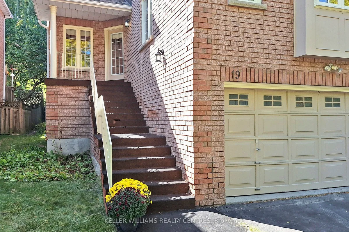 19 Stemmle Drive, ON L4G 6N3