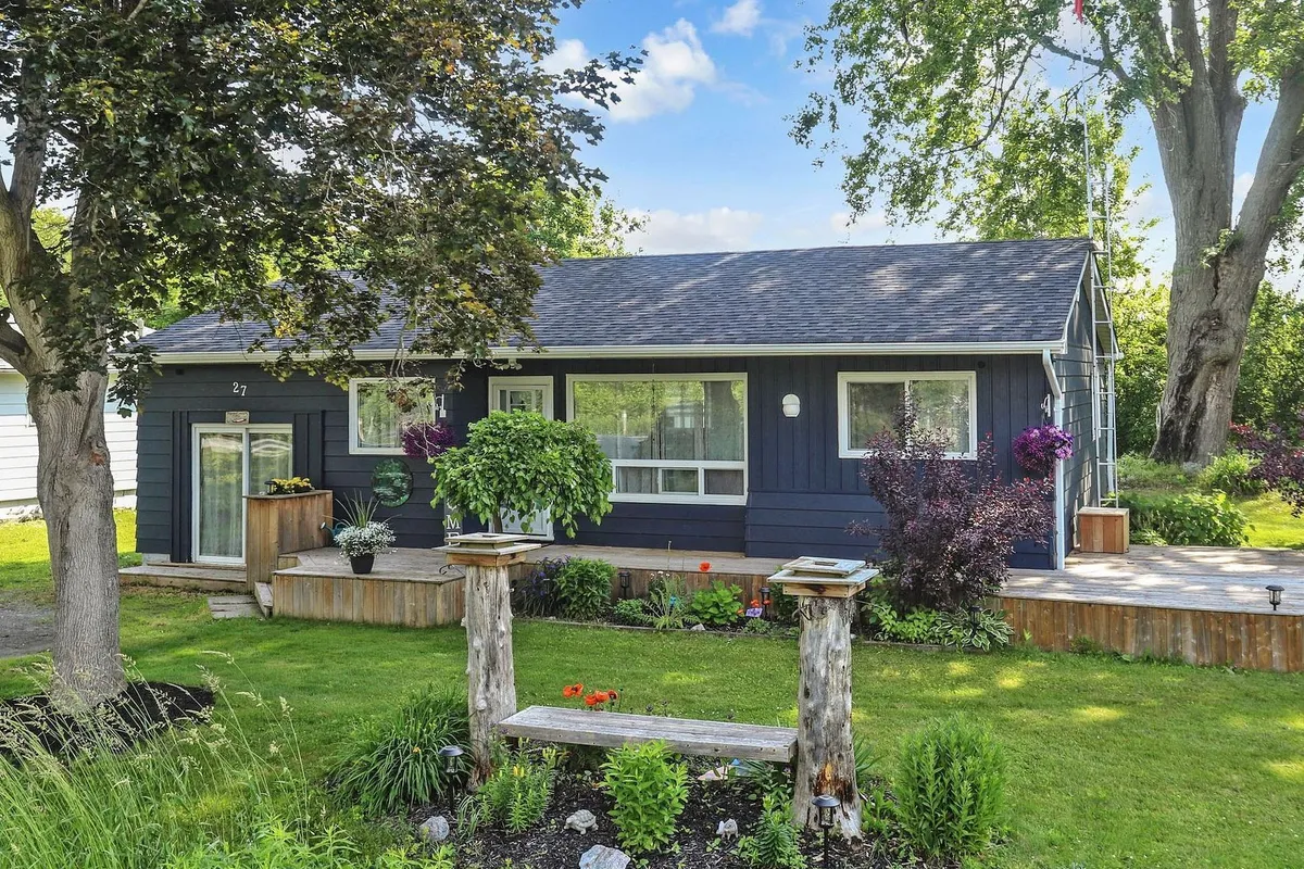 27 Isle Vista Drive, ON L0E 1N0