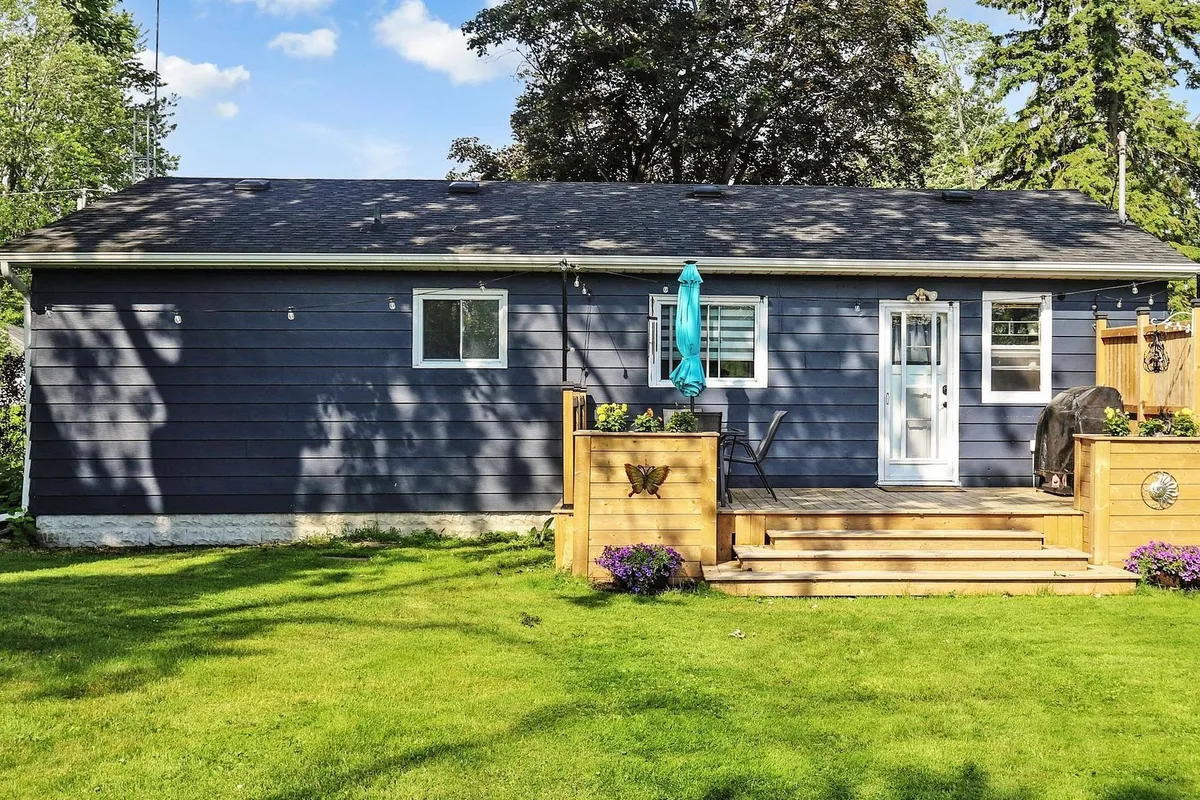 27 Isle Vista Drive, ON L0E 1N0