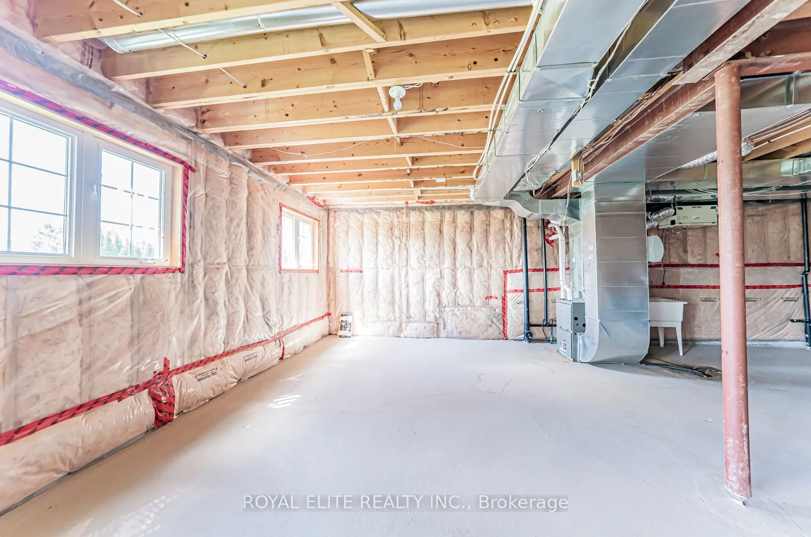 4 Alhart Street, ON L4E 5E7