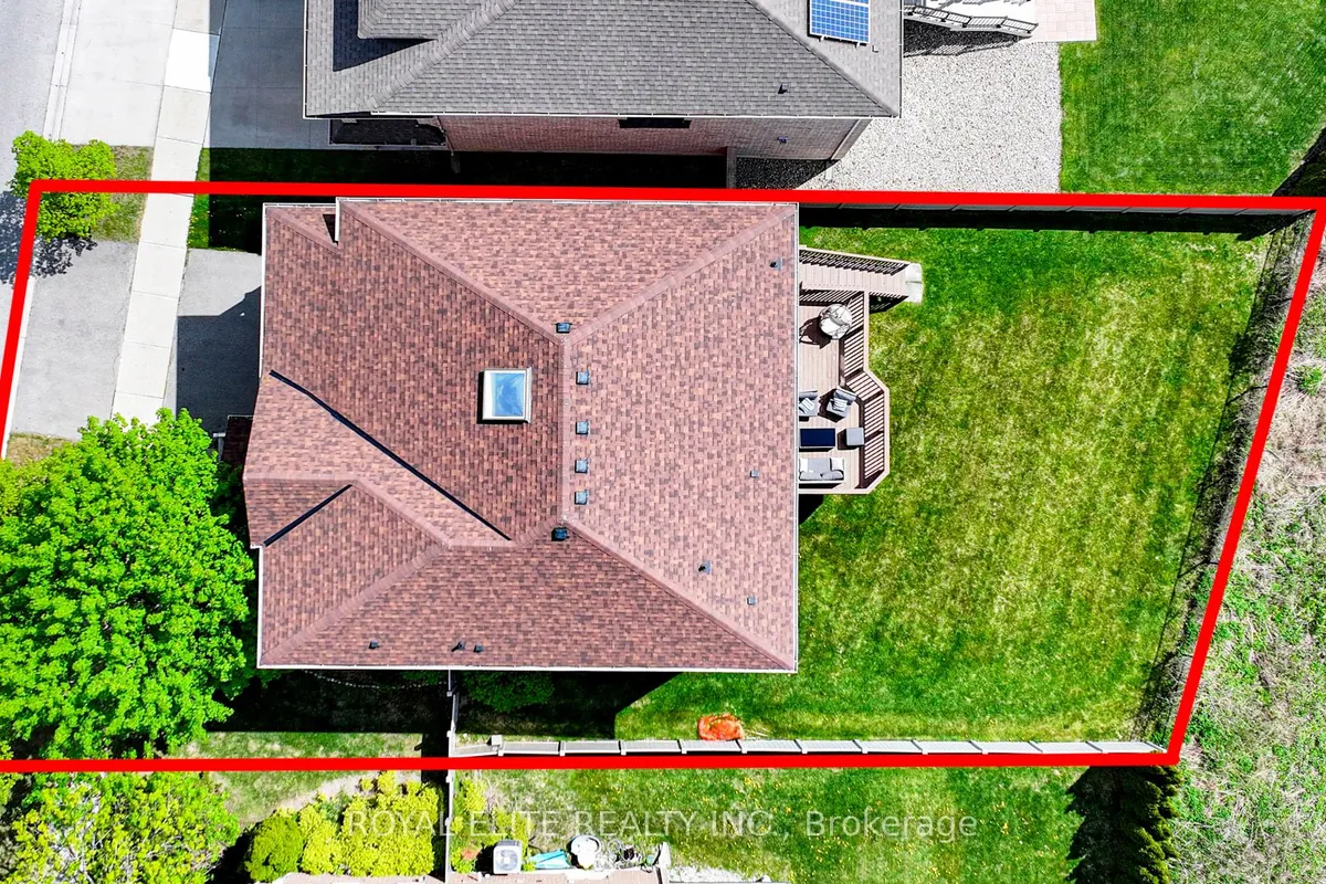 4 Alhart Street, ON L4E 5E7