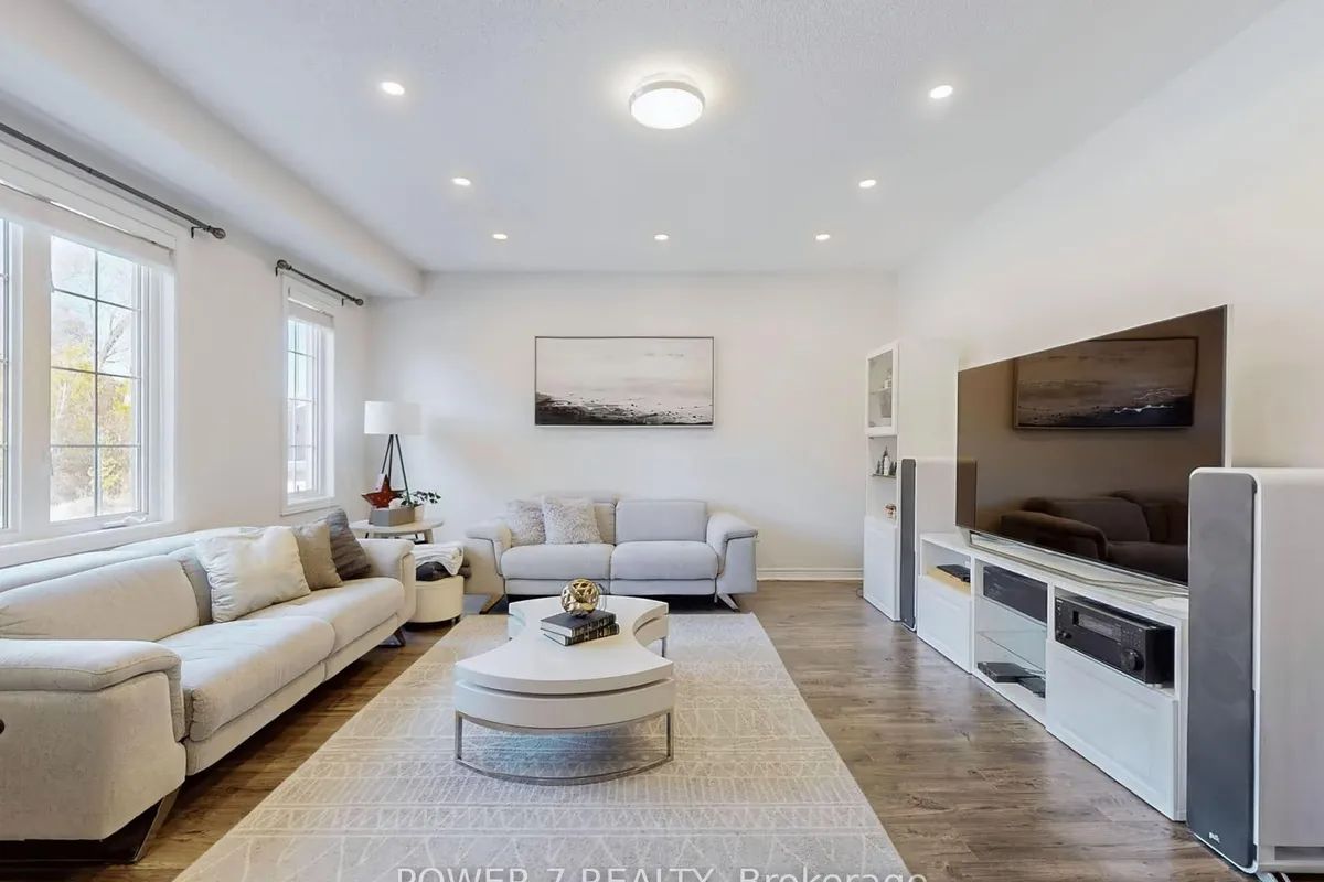 180 Woodspring Avenue, ON L3X 3J4