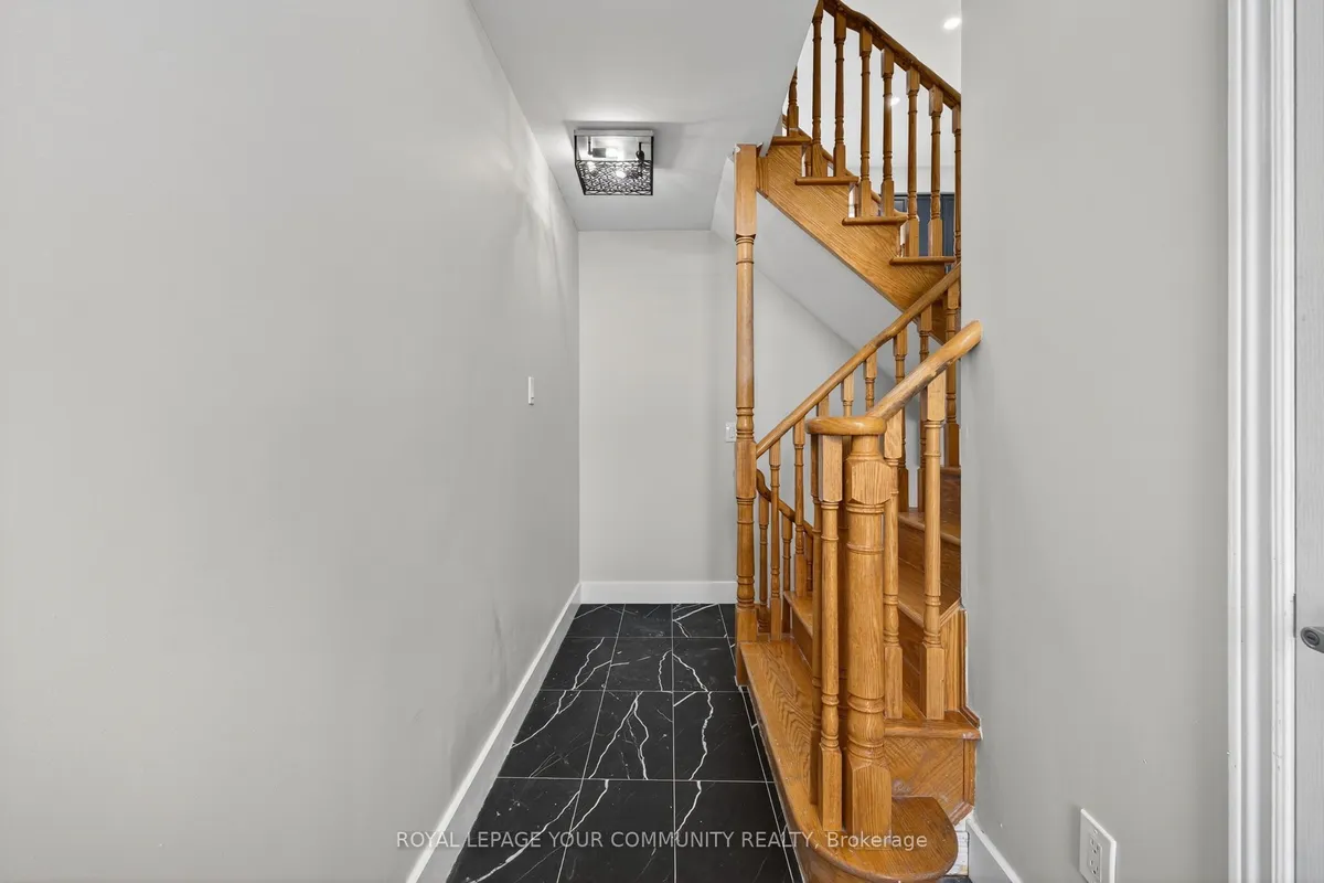 193 Zokol Drive, ON L4G 0B8