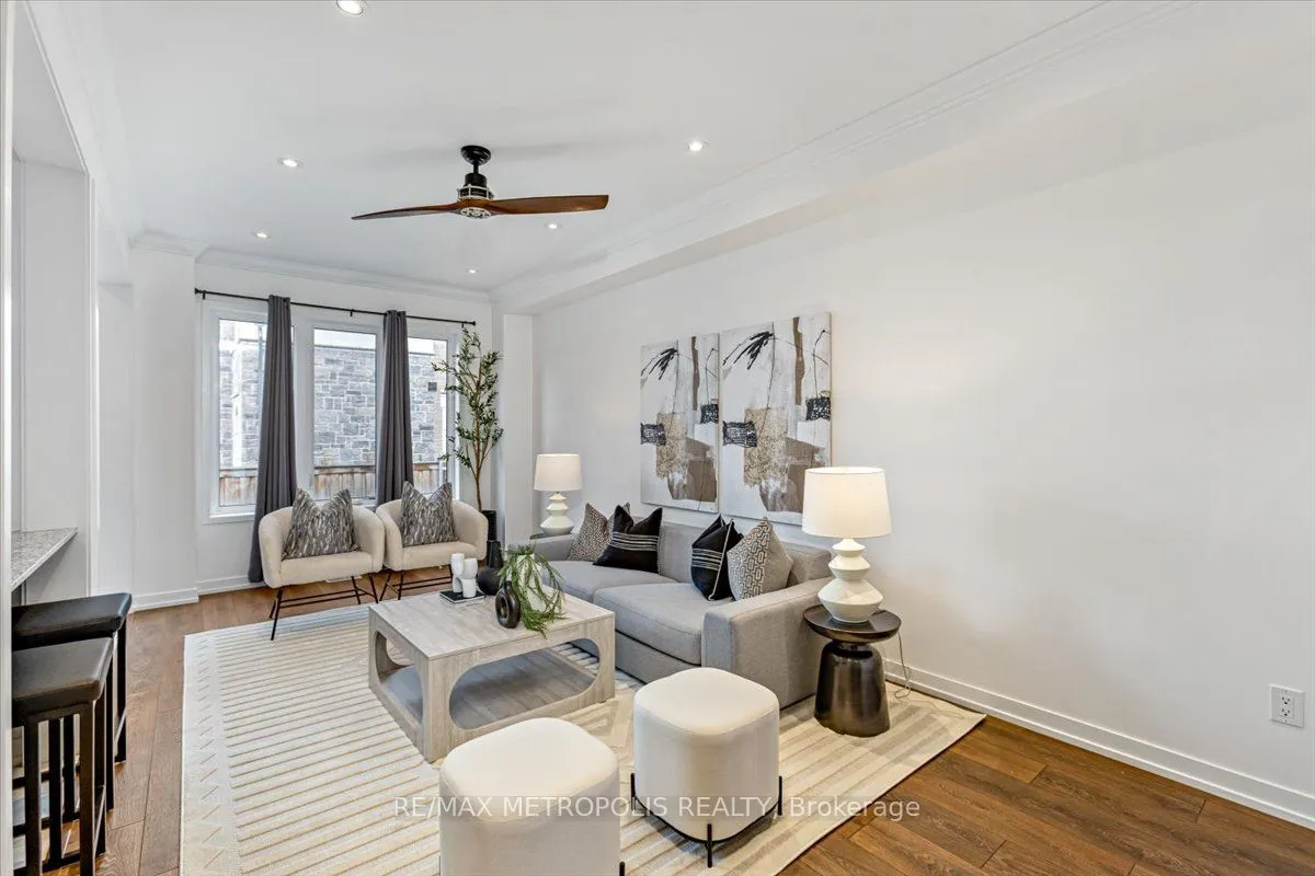 82 Dundonald Trail, ON L3Y 0E3