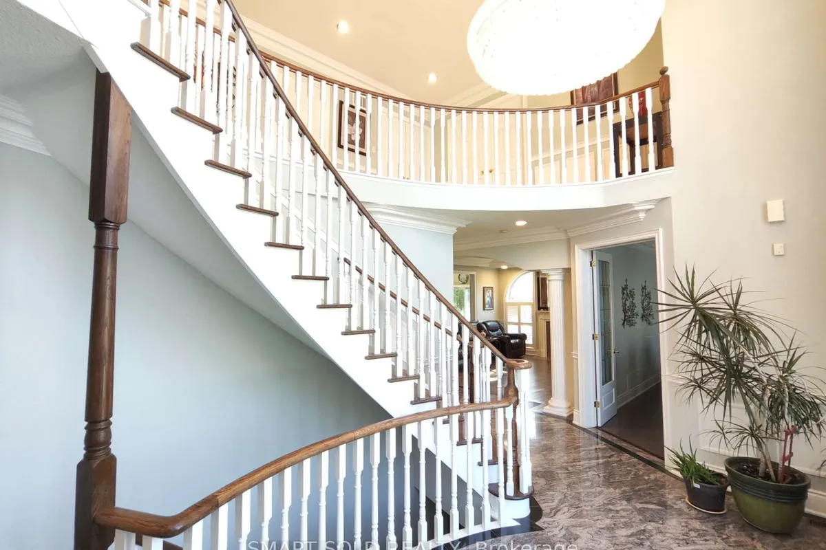 67 Chantilly Crescent, ON L4C 0K1