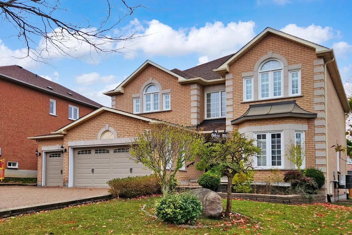 94 Reansbury Crescent, ON L6C 1X6