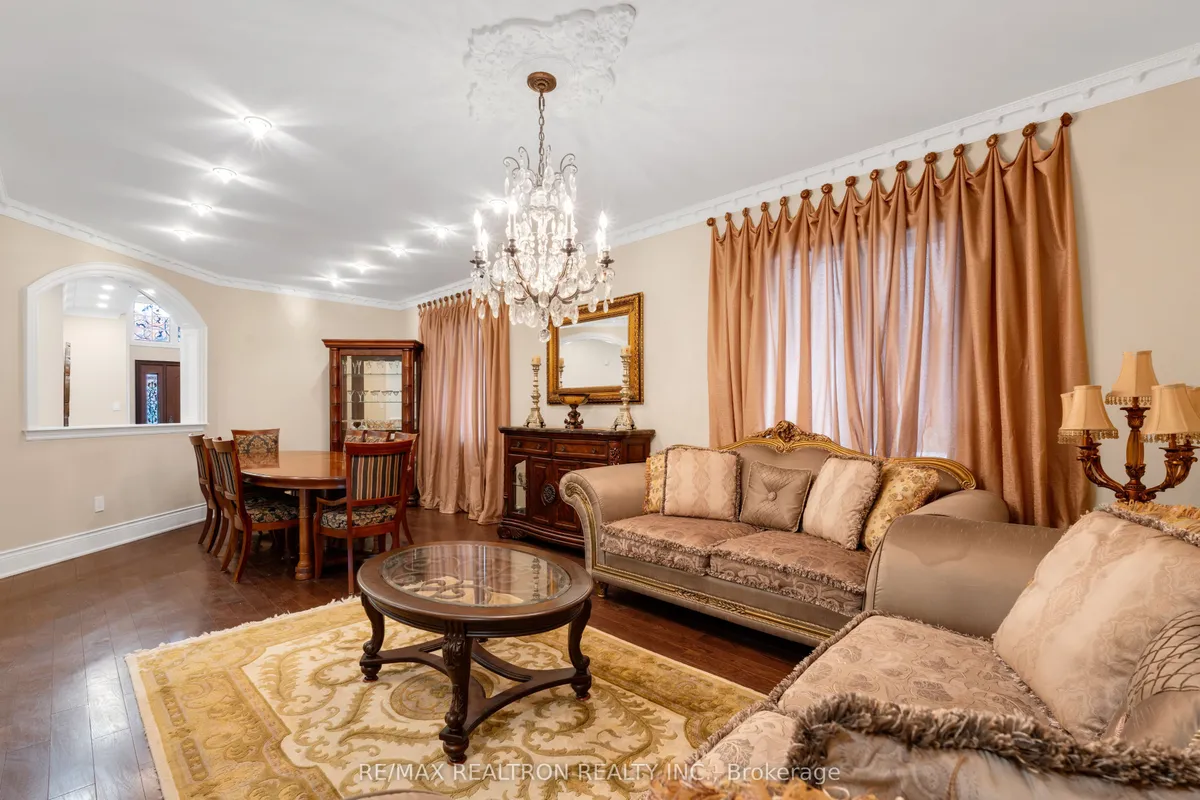 20 Shalom Aleichem Court, ON L4J 0E5