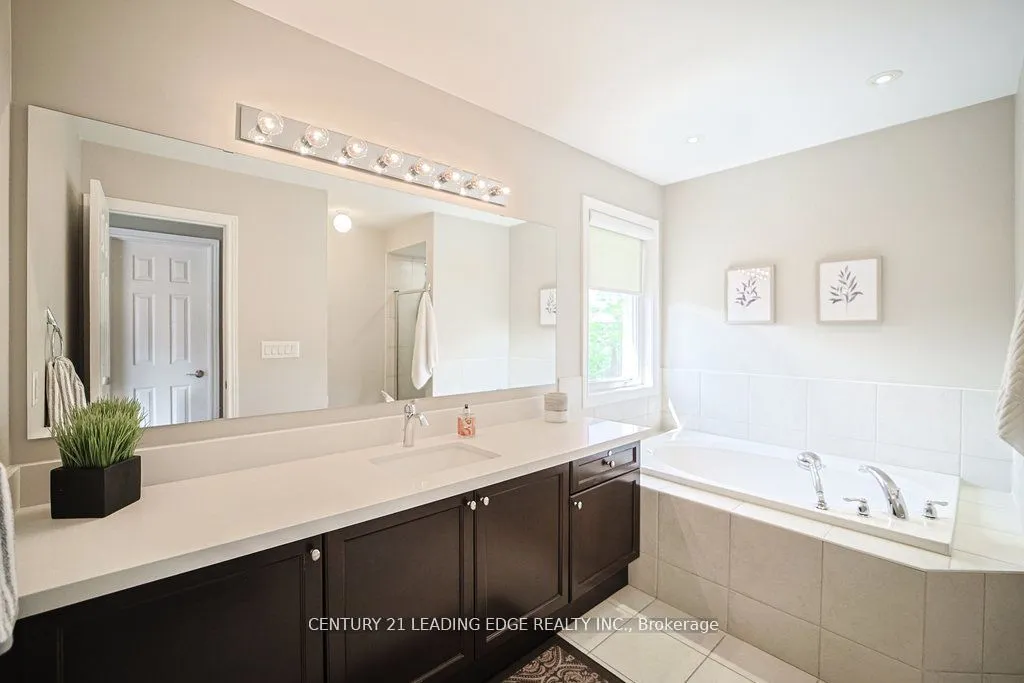 204 Ivy Jay Crescent, ON L4G 0E9