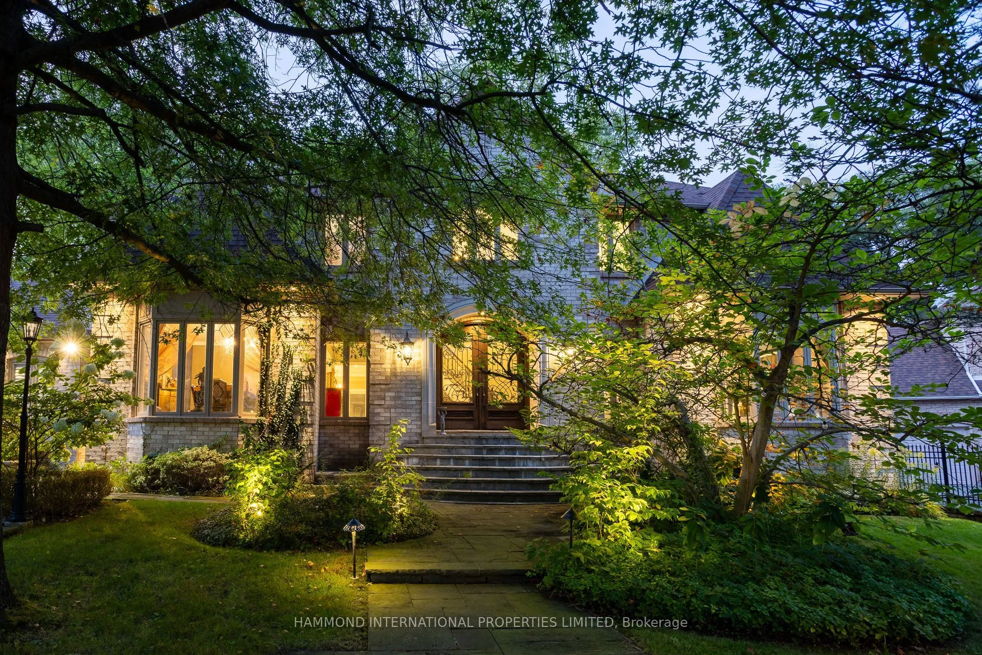 6 Fairfield Place, ON L3T 7M7