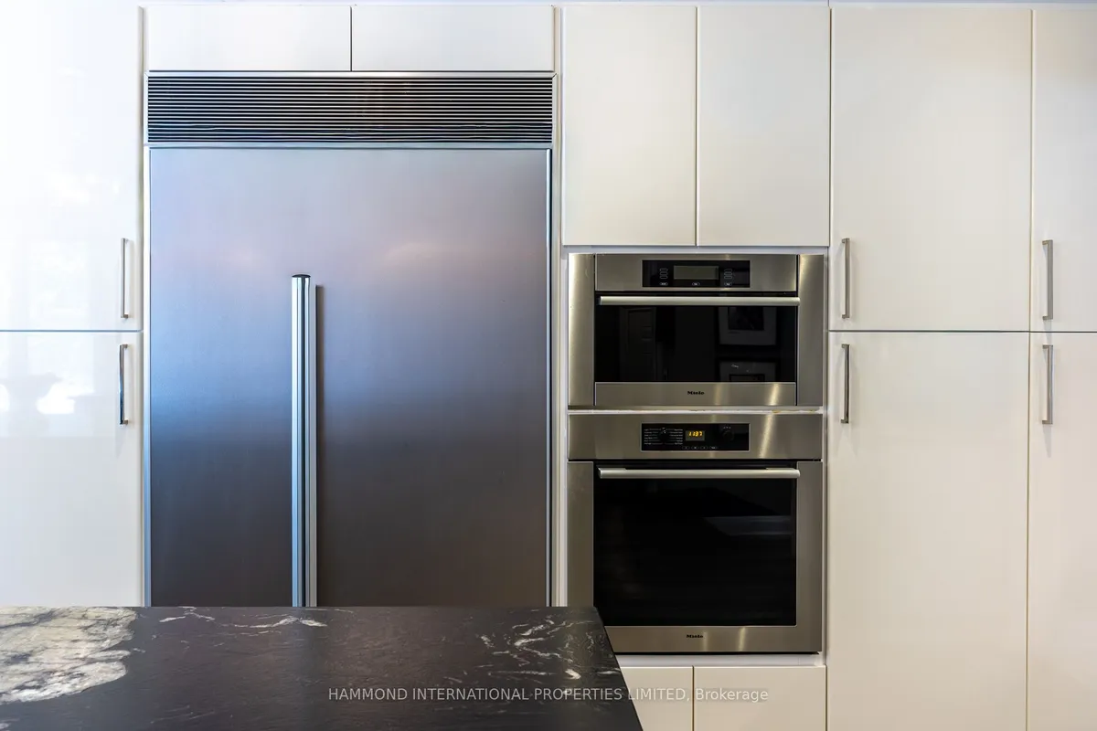 6 Fairfield Place, ON L3T 7M7