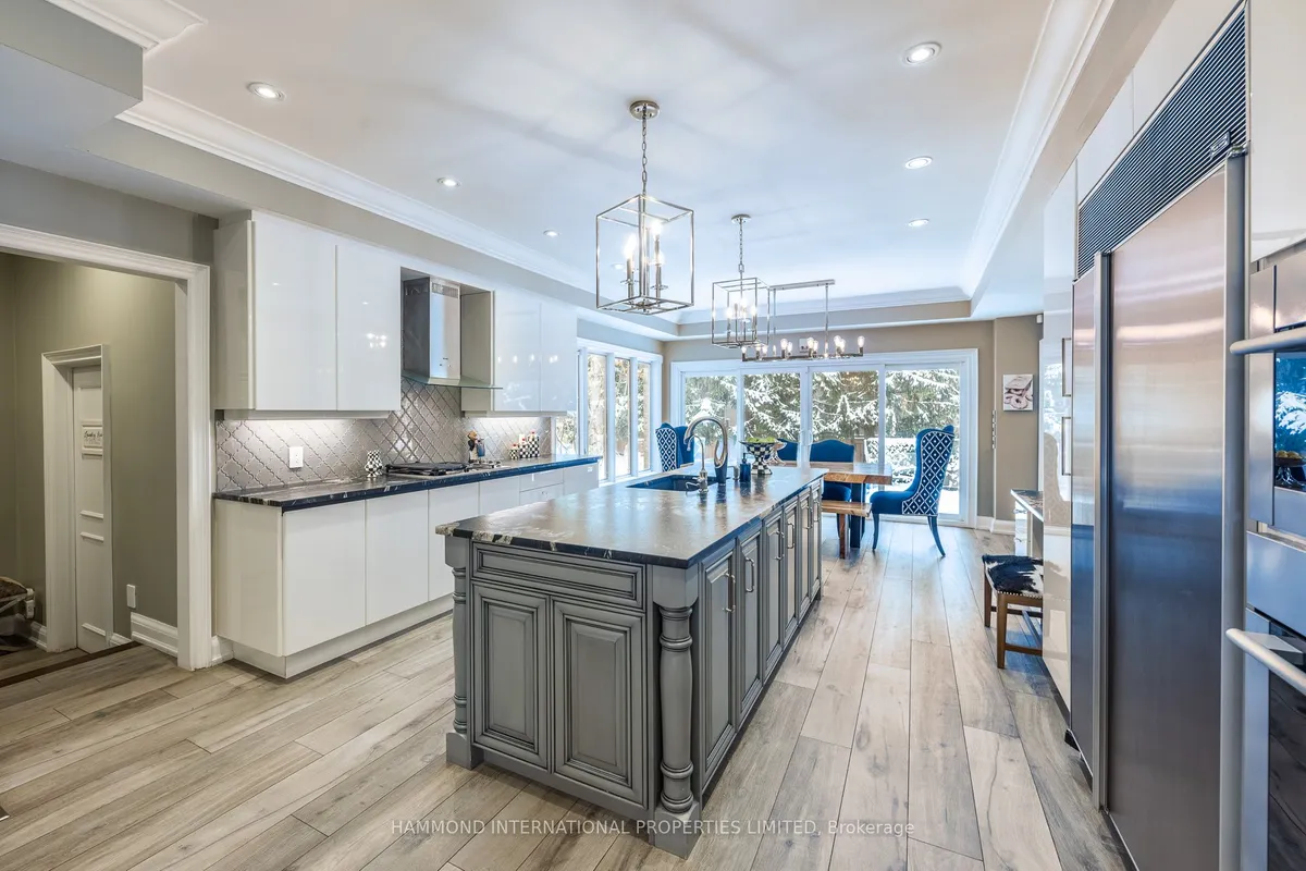 6 Fairfield Place, ON L3T 7M7