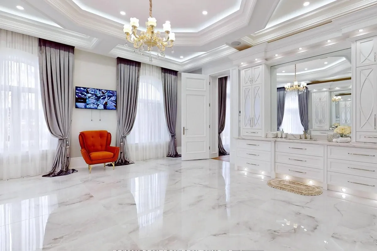 14358 Bathurst Street, ON L7B 1K5