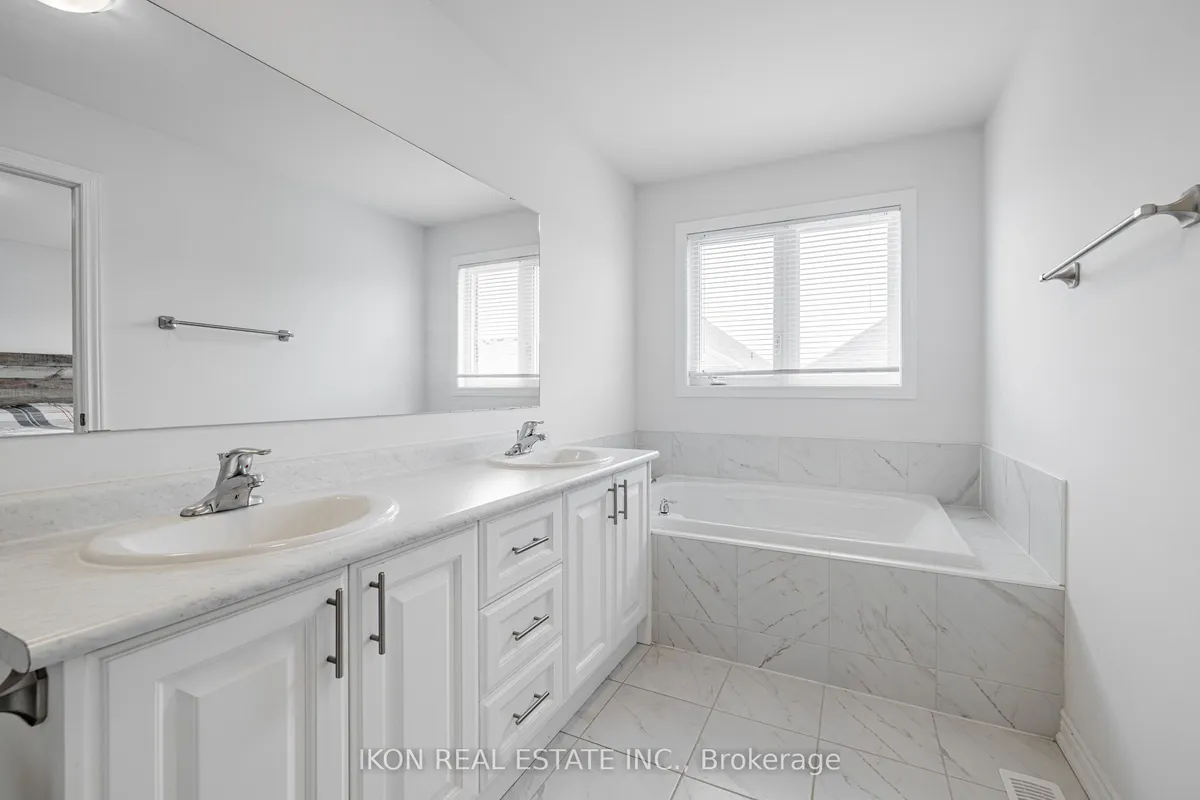 33 Robb Thompson Road, ON L0G 1M0