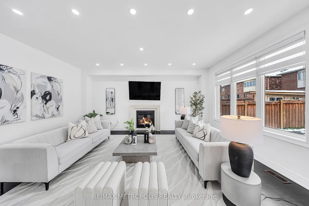 983 Langford Boulevard, ON L3Z 4K9