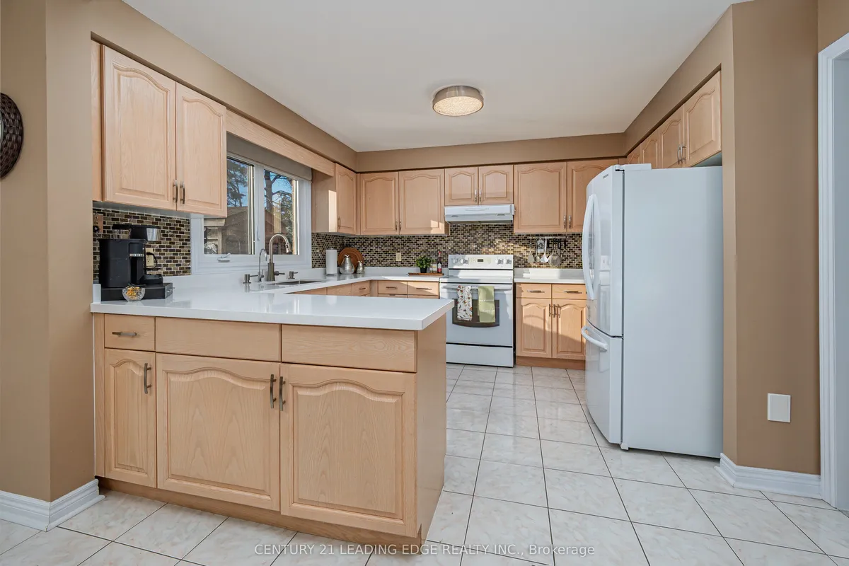 207 Larkin Avenue, ON L3P 4Y7