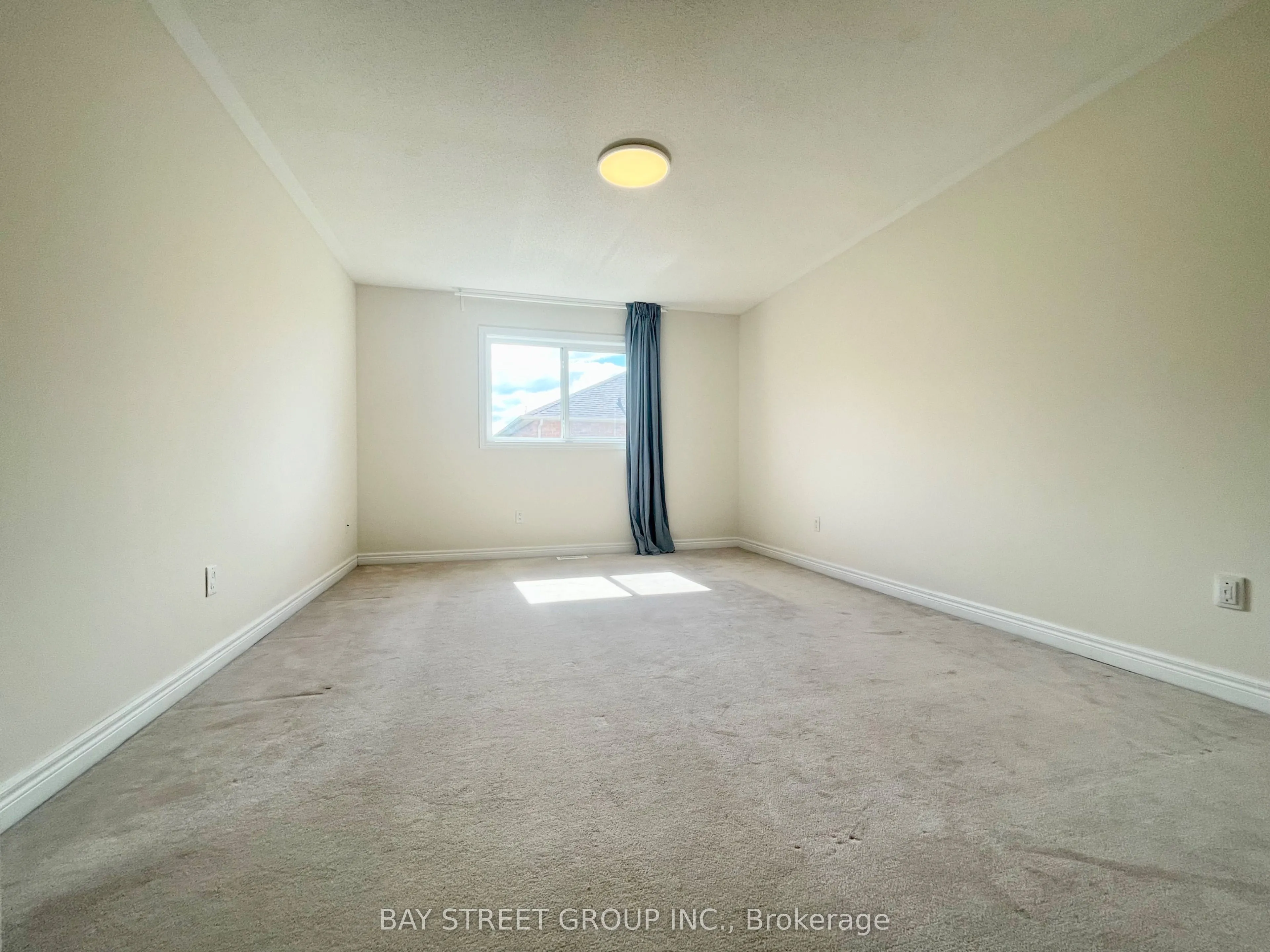 Att/Row/Townhouse kitchen at 196 Kirkvalley Crescent Aurora