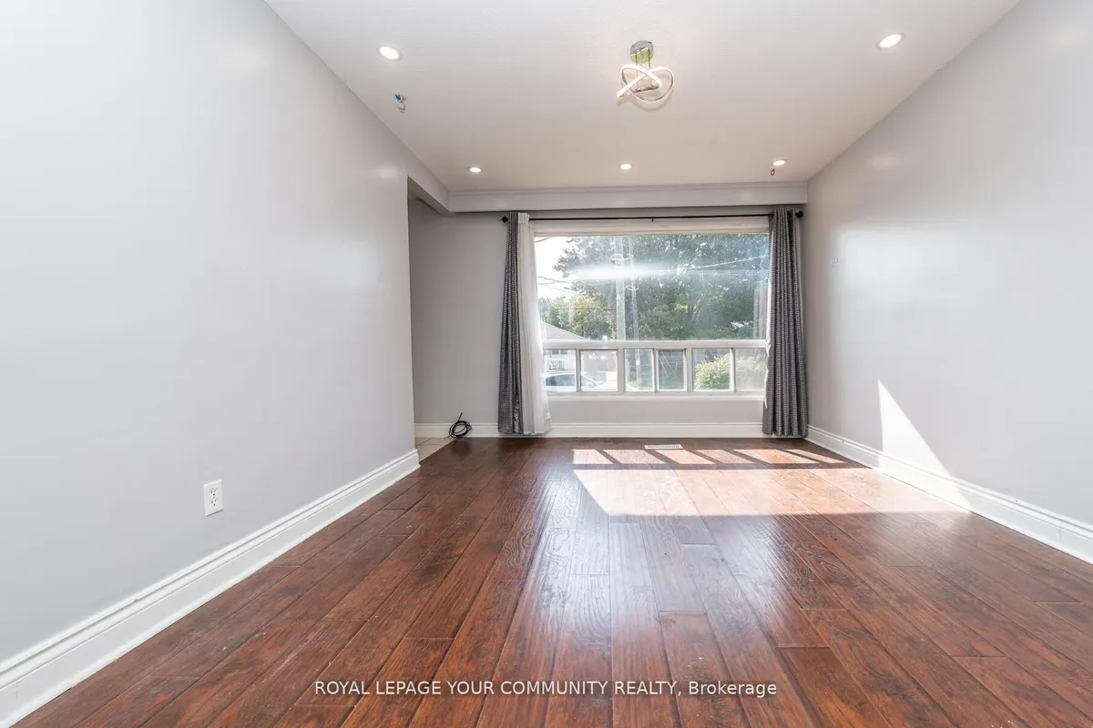 53 Newbury Drive, ON L3Y 4P9