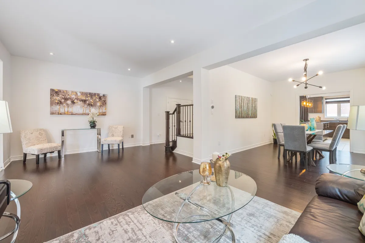 27 Scarlet Way, ON L3Z 0T4