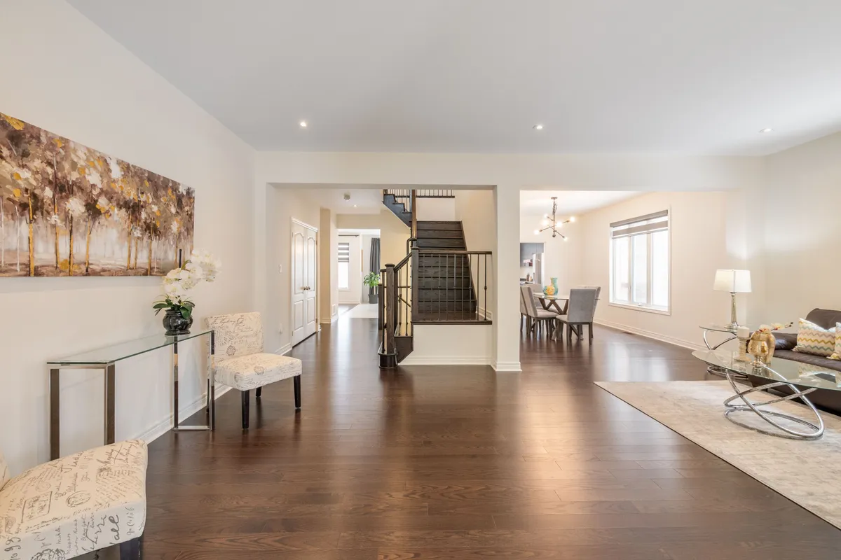 27 Scarlet Way, ON L3Z 0T4