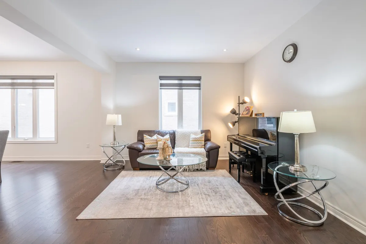 27 Scarlet Way, ON L3Z 0T4