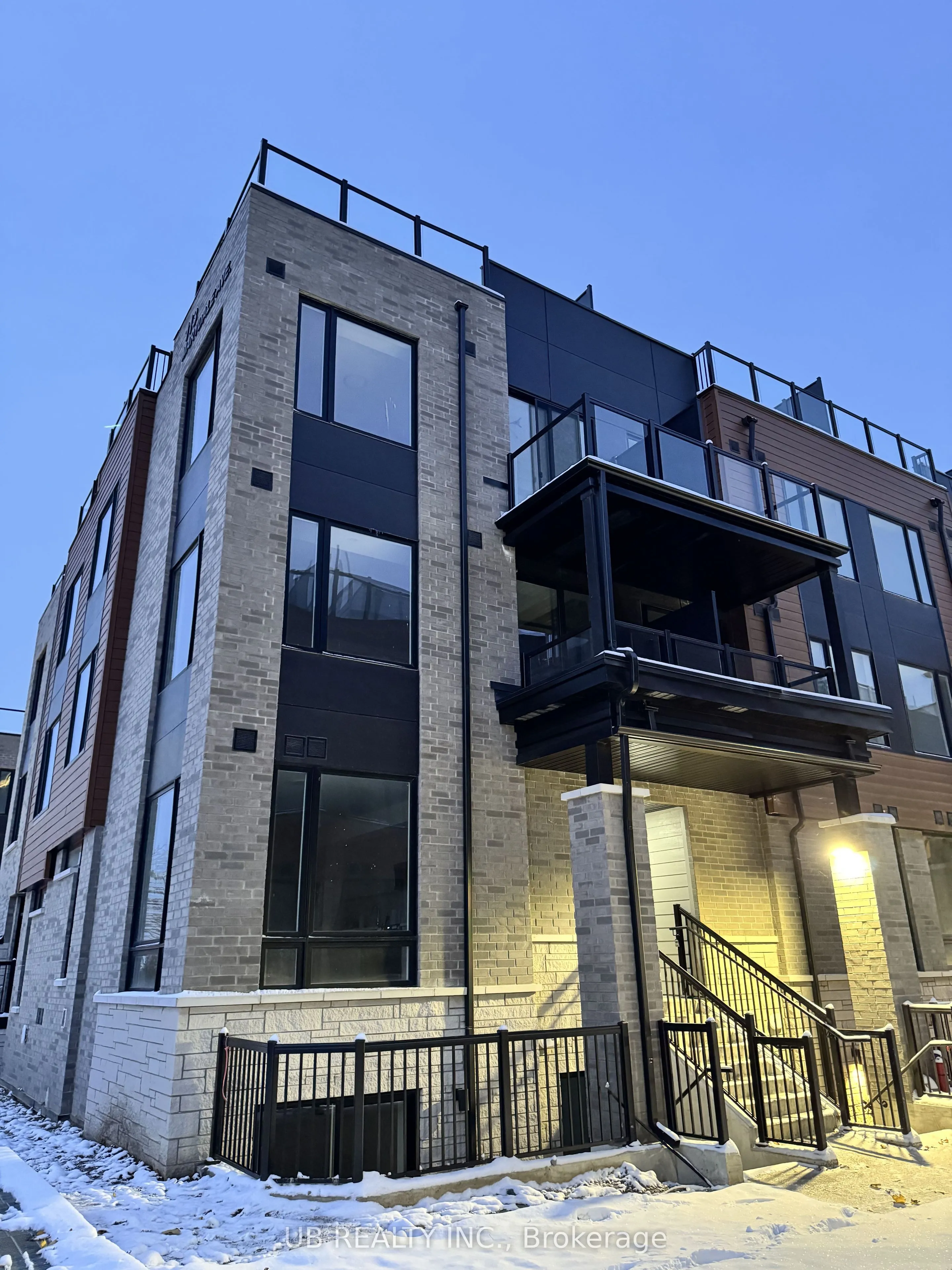 Condo Townhouse 3 bedroom 3 bathroom at 113 Marydale Avenue in Markham - MLS# N12543804