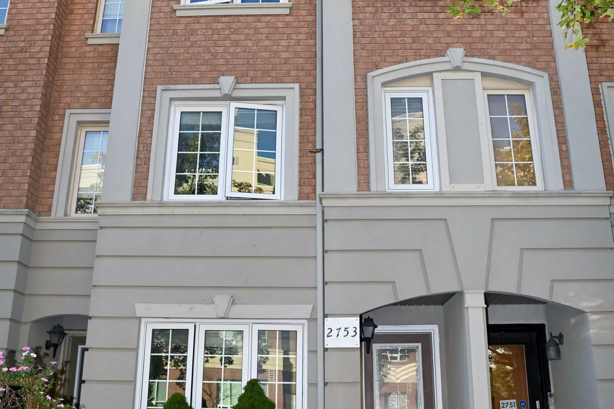 2753 Bur Oak Avenue, ON L6B 1C8