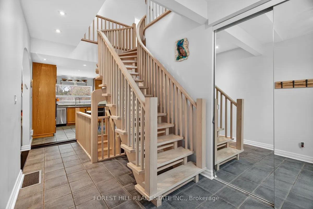 72 Walmer Road, ON L4C 3X1