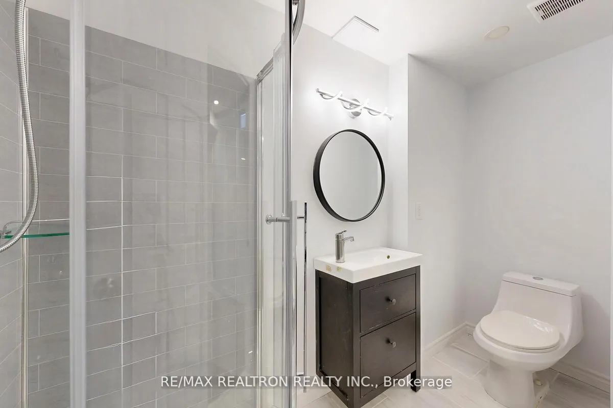 558 Willowick Drive, ON L3X 2A6