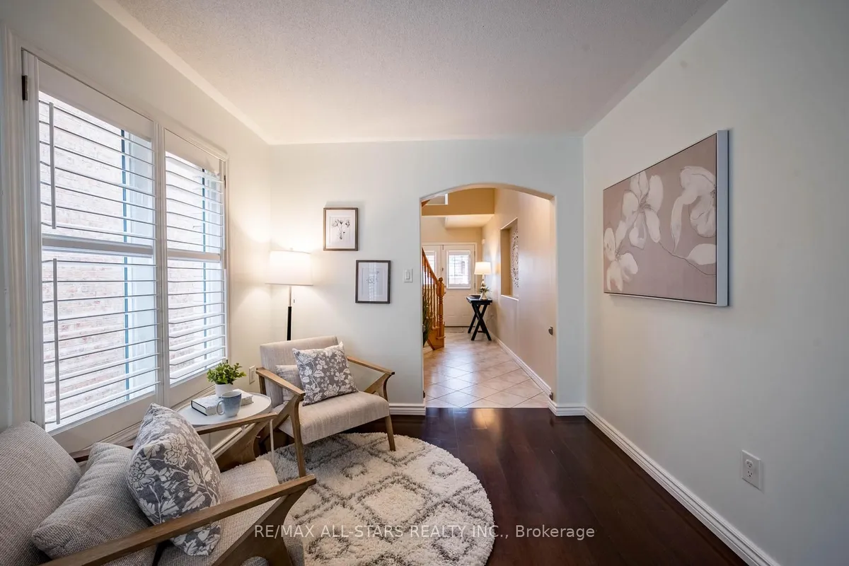 153 Dougherty Crescent, ON L4A 0A7